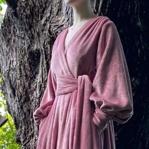 Catherine D'Lish: Boudoir by D'Lish Felicia Supreme Robe in Dusty Pink - Size 3X